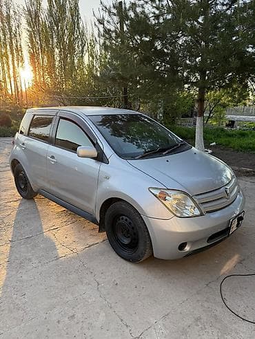 santa fe 2017: Toyota Ist: 2003 г., 1.3 л, Автомат, Бензин, Хэтчбэк — 3