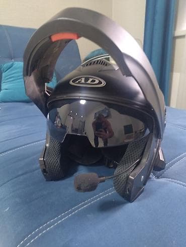 Кумурска мотороллер: Мото шлеми — 1