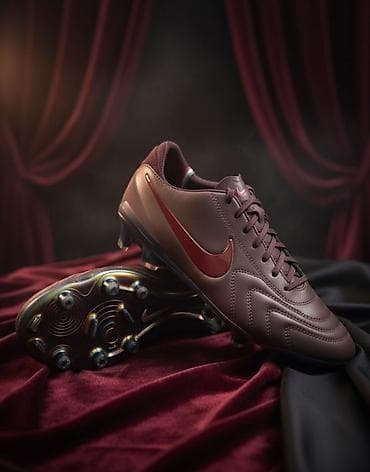 Конькилер: Футбольные бутсы Nike, цвет бордовый (винный) с глянцевым логотипом — 1