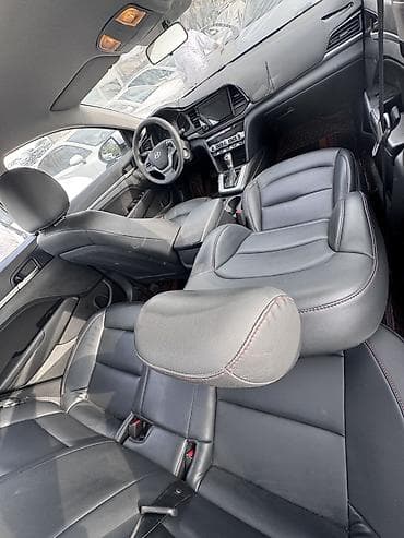 лексус кроссовер гибрид: Hyundai Elantra: 2020 г., 1.6 л, Автомат, Гибрид, Седан — 8