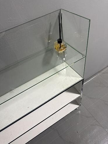 готовый бизнес сони: Стеклянная витрина/прилавок с тумбой - Верхняя часть: прозрачный — 3
