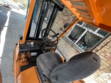 покрышка на погрузчик цена: Погрузчик, 1993 г., Колесный, Вилочный — 4