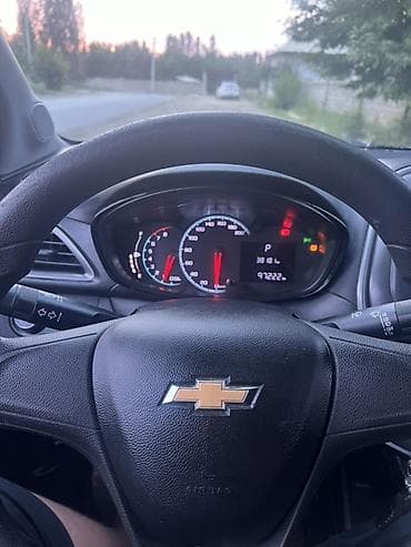 Транспорт: Chevrolet Spark: 2019 г., 1 л, Вариатор, Бензин, Хэтчбэк — 7
