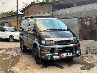 Mitsubishi Delica: 2002 г. — 1