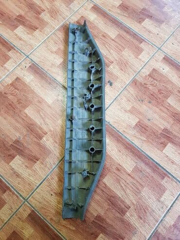 купить кровать бу: Решетка радиатора Isuzu Б/у, Оригинал — 2