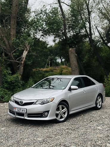 2 8: Toyota Camry: 2012 г., 2.5 л, Автомат, Бензин, Седан — 1
