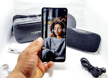 Tecno Spark 10 Pro, Б/у, 128 ГБ, цвет - Белый, 1 SIM, eSIM, 2 SIM