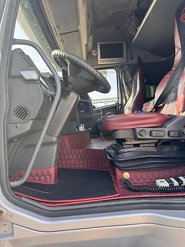 кобит: Тягач, Volvo, 2007 г., Тентованный — 9