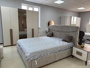 Двуспальные кровати: Двуспальная кровать, С мягким изголовьем, длина - 200 см — 5