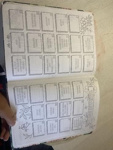 свечи декор: Еженедельник «Точкавук» с цветочной обложкой - Формат: прибл. A5 — 4