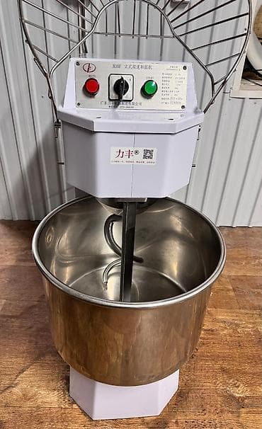 хова миксер: Тестомесильная Машина/ Вертикальная Двухскоростная Тестомесилка — 3