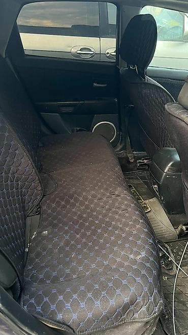 Унаа сатуу: Mazda 3: 2004 г., 2 л, Кол менен иштөөчү, Бензин, Седан — 2