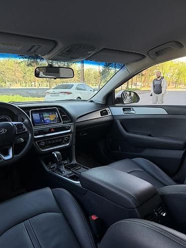 step 2: Hyundai Sonata: 2019 г., 2 л, Автомат, Газ, Седан — 8