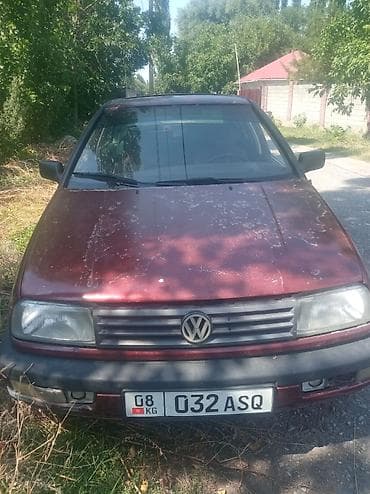Унаа сатуу: Volkswagen Vento: 1994 г., 1.8 л, Кол менен иштөөчү, Бензин, Седан — 2