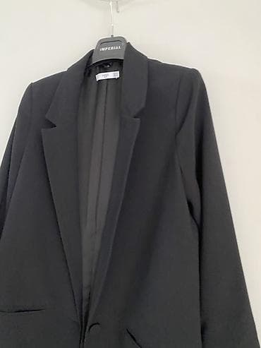 жилетка юникло: Женский набор верхней одежды и жилетов Состав лота (6 предметов): - — 6