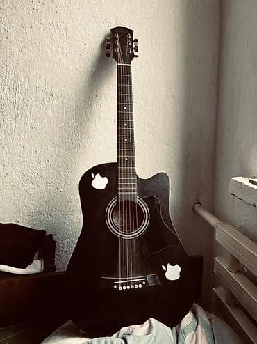 Акустическая гитара 6-струнная, форма корпуса Dreadnought с вырезом