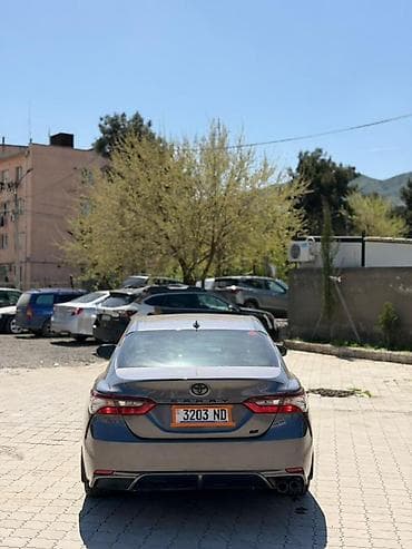 leksus is: Toyota Camry: 2023 г., Седан — 8