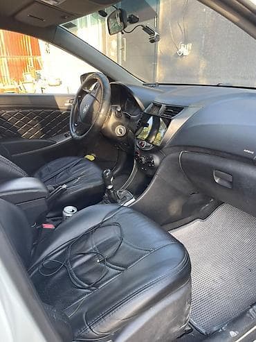 6: Hyundai Accent: 2015 г., 1.6 л, Механика, Бензин, Седан — 8