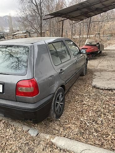 Volkswagen: Volkswagen Golf: 1992 г., 1.8 л, Механика, Бензин, Хетчбек — 3