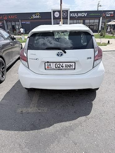 one stop: Toyota Prius C: 2016 г., 1.5 л, Автомат, Гибрид, Хэтчбэк — 5