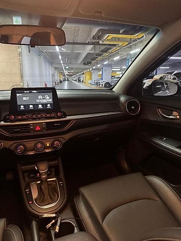 cera: Kia K3: 2022 г., Седан — 8