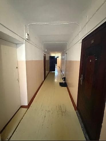 коридорный: 1 комната, 18 м², 5 мкр Общежитие, 2 этаж, Требуется ремонт — 4