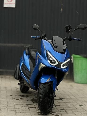 super soco tc: На продаже скутер Макси Bennali (4‑тактный) 180куб Состояние сел — 1