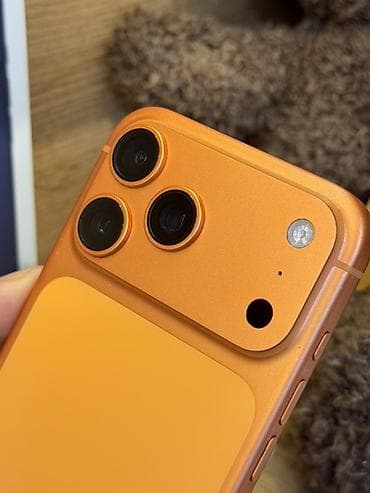 google fold: IPhone 17 Pro Max - Память: 256 ГБ - Аккумулятор: 94% (по наклейке) - — 2