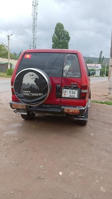 Isuzu Trooper: 1993 г., 3 л, Механика, Бензин, Внедорожник — 4