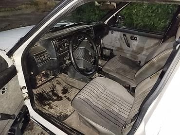Унаа сатуу: Volkswagen Golf: 1987 г., 1.6 л, Кол менен иштөөчү, Бензин, Хетчбек — 7