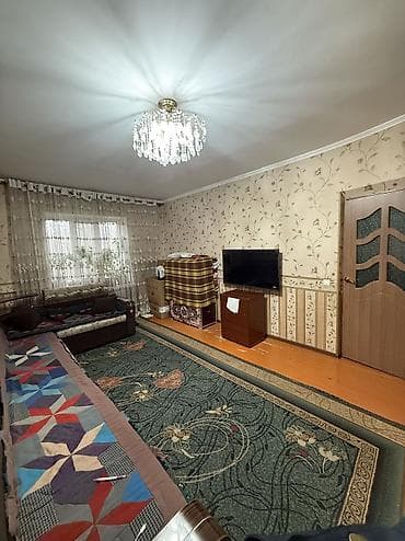 гостичный тип: 1 комната, 30 м², Индивидуалка, 2 этаж, Старый ремонт — 2
