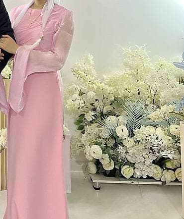 Нежно-розовое вечернее платье - Фасон: элегантный А-силуэт с плавным — 1