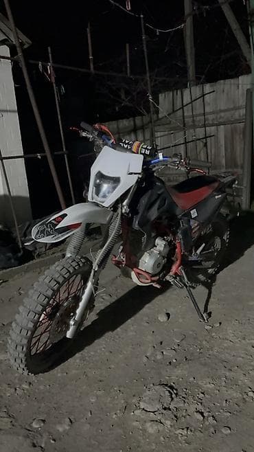 фори: Эндуро/питбайк (кроссовый тип) - Двигатель: одноцилиндровый — 4