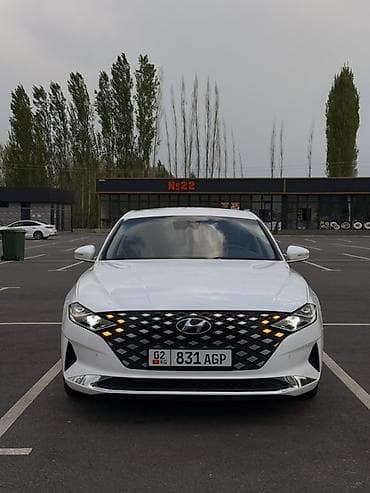 toyota corolla 2016: Hyundai Grandeur: 2021 г., 3 л, Автомат, Газ, Седан — 1