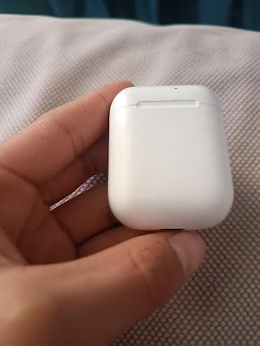 Одам за 2000 Беспроводные наушники с зарядным кейсом (форм‑фактор at lalafo.kg Одам за 2000 Беспроводные наушники с зарядным кейсом (форм‑фактор