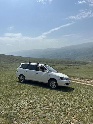 Toyota Gaia: 2001 г., 2 л, Автомат, Бензин, Минивэн