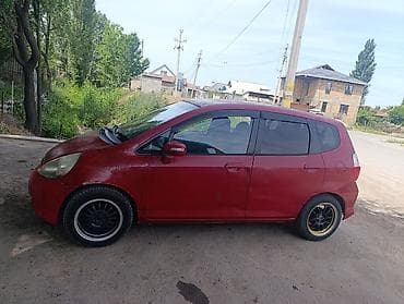 sorento 3: Honda Fit: 2005 г., 1.3 л, Автомат, Бензин, Хэтчбэк — 3