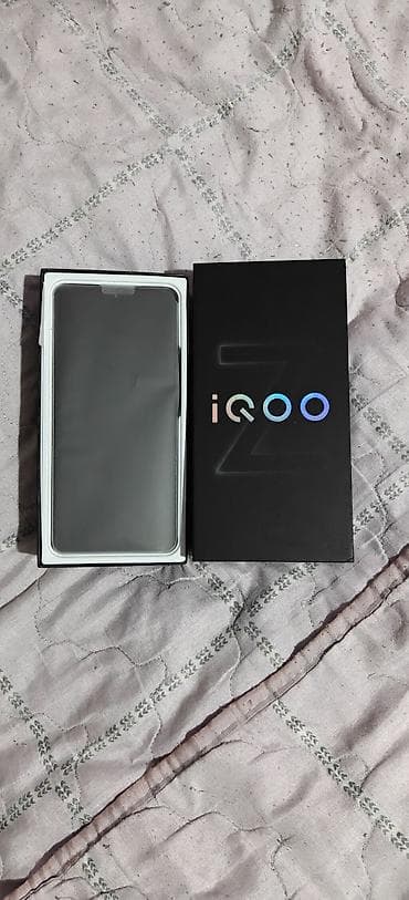 Vivo iQOO, Б/у, 256 ГБ, цвет - Серебристый, 2 SIM