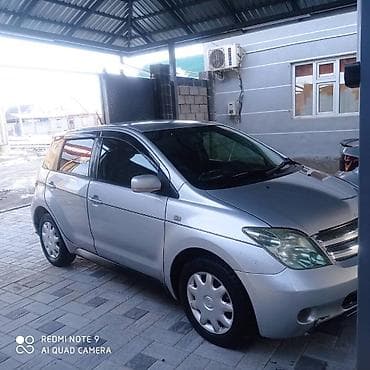 Toyota ist: 2004 г., 1.3 л, Автомат, Бензин, Хэтчбэк