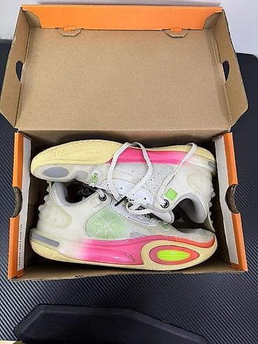 Мужские кроссовки, 41.5, 42, Б/у, цвет - Белый, Платная доставка, Самовывоз