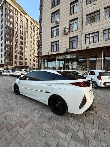 prius: Toyota Prius: 2018 г., Гибрид, Хэтчбэк — 1