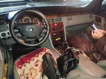 бардачок 210: Mercedes-Benz E-Class: 1998 г., 2.4 л, Автомат, Универсал — 7