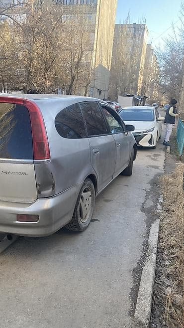 автомобиль стрим: Honda Stream: 2001 г., 1.7 л, Автомат, Бензин, Минивэн — 8