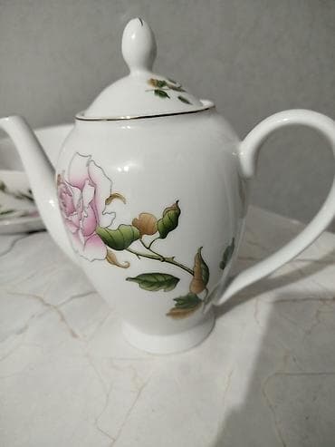 посуда для фруктов: Супница-500 сом овальные тарелки-300-400 сом Салатница -300 Чайник — 9