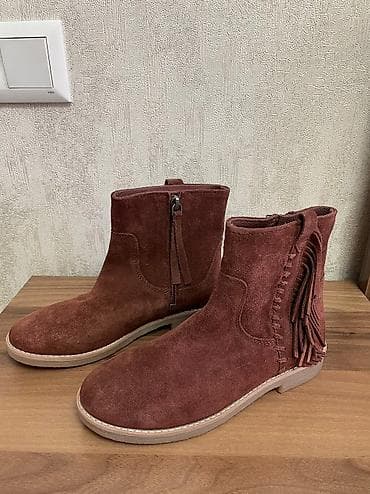 Демисезонные стильные и красивые ботиночки Zara. Натуральная замша