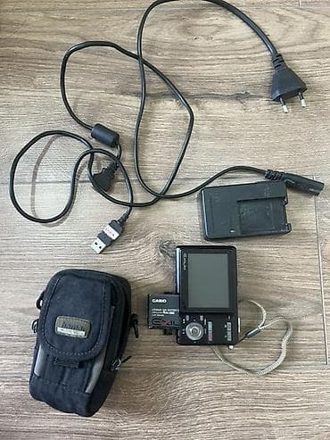 cd card: Компактная цифровая камера Casio Exilim 7.2 MP Описание: - Матрица — 2