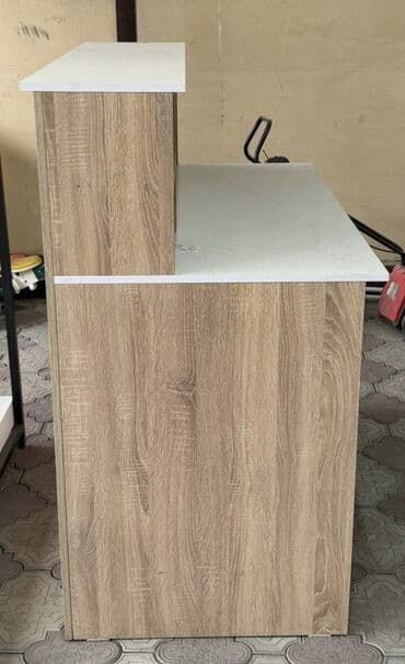 электронные напольные весы б у: Рабочая стойка / мини-ресепшен — Удобная двухуровневая конструкция — — 3