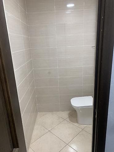 Недвижимость: Коммерческое помещение на цокольном уровне в современном многоэтажном — 7