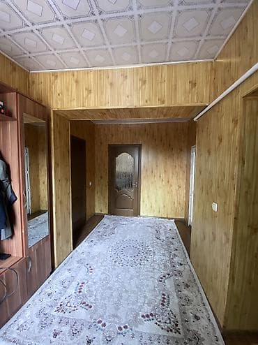 с квартирантами: Продаётся частный дом с закрытым двором. 4 комнаты 70 кВ метров + — 6