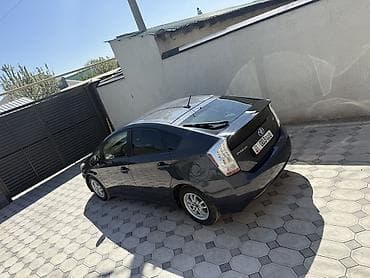 corolla s: Toyota Prius: 2011 г., 1.8 л, Гибрид, Лифтбек — 5